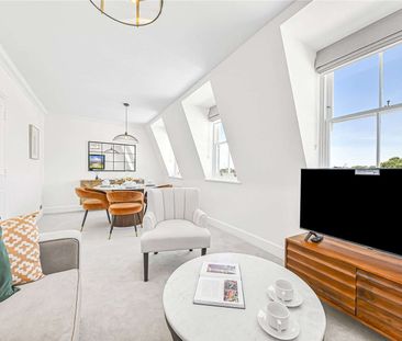 Fabulous newly redecorated two bedroom apartment - Photo 1