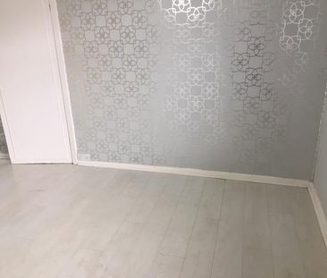 2 Bed Terraced House, Compton Row, LS9 - Photo 1