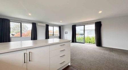 ARANUI - 3 BEDROOMS, 1 BATHROOM, HEATPUMP, CARPORT - Photo 2