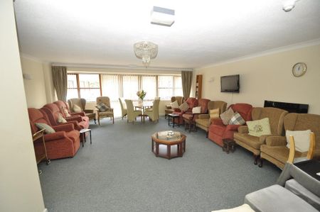 1 bedroom retirement property to rent - Photo 2