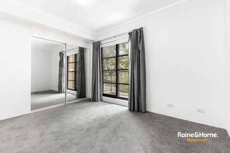 Renovated Two bedroom unit in the heart of Newtown - Photo 2