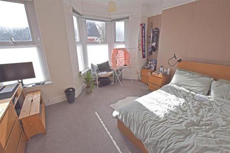 4 bedroom terraced house to rent - Photo 4