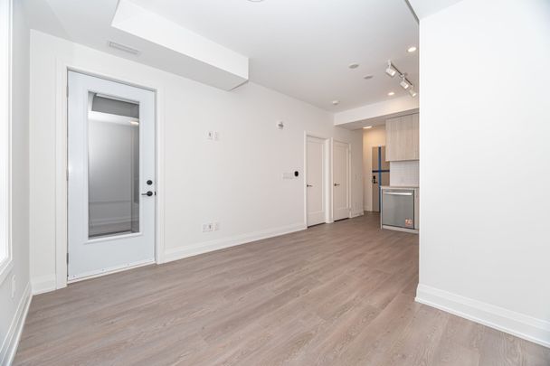 For Lease - 3250 Carding Mill Trail Unit# 410, Oakville, Ontario - Photo 1