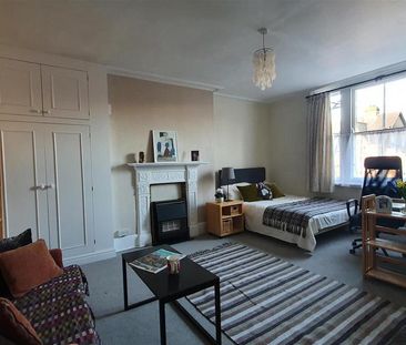 Property to rent - Photo 2