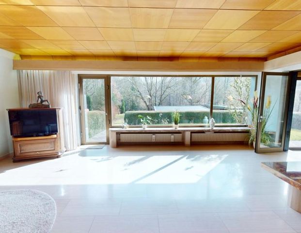 VR IMMO: Exklusive Wohnung mit Innenpool, Sauna und hochwertiger Ausstattung. - Foto 1