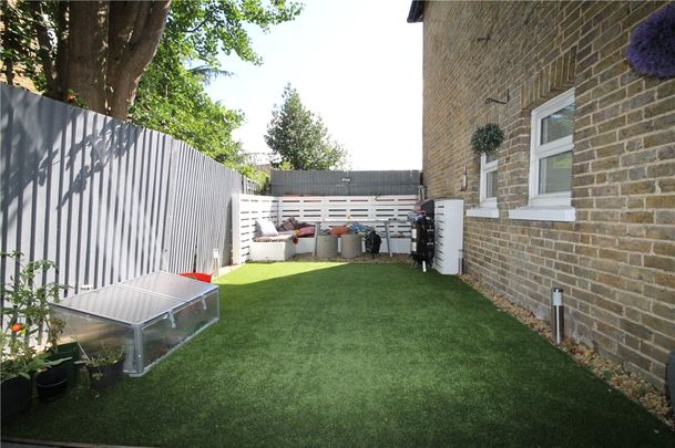 Mitcham Park, Mitcham, CR4 4EG - Photo 1
