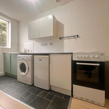 Apartment Available Arranging tenancy - Photo 3