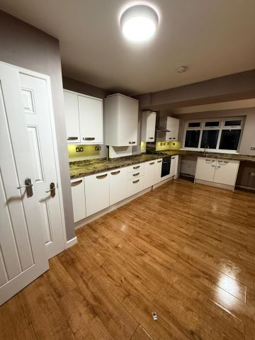 3 Bed Semi-Detached House, Berwyn Avenue, CV6 - Photo 3