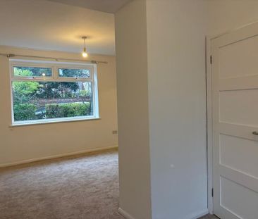 3 bedroom mews to rent - Photo 2