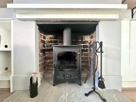 2 bedroom terraced house to rent - Photo 4