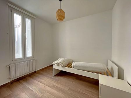 maison 4 pièces 69m2 MARSEILLE 8EME 1 250 euros - Photo 2