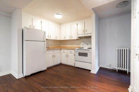 Detached Home For Lease | E9036091 - Photo 2