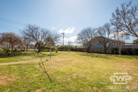 Neat & Versatile Family Home - Photo 2