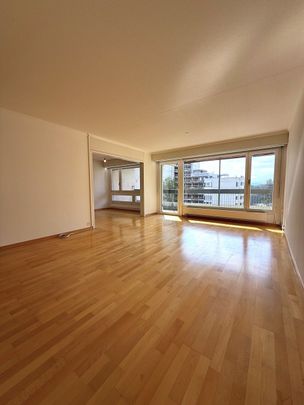 Your new home in a sunny hillside location! - Photo 1