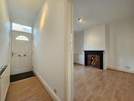 2 bedroom terraced house to rent - Photo 2