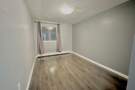 For Lease - 635 Wonderland Road Unit# 9, London South, Ontario - Photo 4