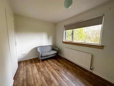 3 bedroom detached house to rent - Photo 3