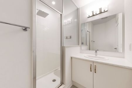 For Lease - 2015 Cameron Lott Crescent, Oshawa, Ontario - Photo 2