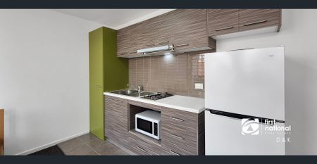 Furnished Studio Apartment – Prime North Melbourne Location - Photo 3