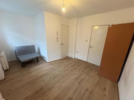 1 bedroom ground floor flat to rent - Photo 2