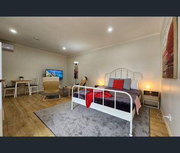 10 Lauffre Walk, Caroline Springs, Vic 3023 - Photo 5