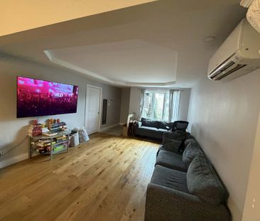 Logement 7 1/2 - Photo 1