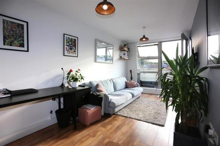 1 bedroom flat to rent - Photo 2