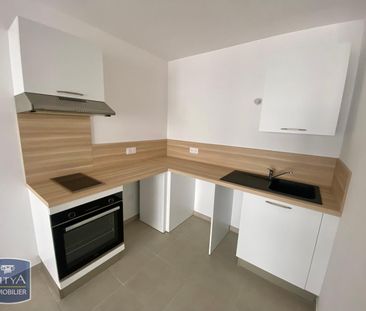 Location Appartement 2 pièces 40m² HYERES 83400 - Photo 4