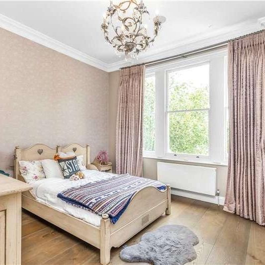 Castelnau, London, SW13 - Photo 1