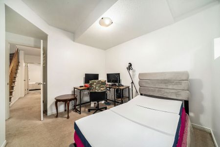 For Lease - 58 Steele Park Private, Cyrville - Carson Grove - Pineview, Ontario - Photo 5