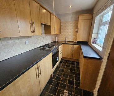 6 Bed - 137 Ash Road, Headingley, Leeds - LS6 3HD - Student - Photo 1