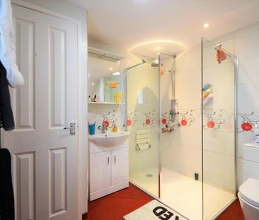 2 bedroom flat to rent - Photo 6