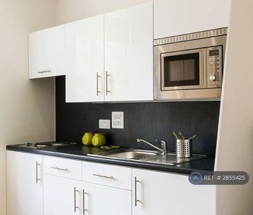 Studio to rent - Photo 3