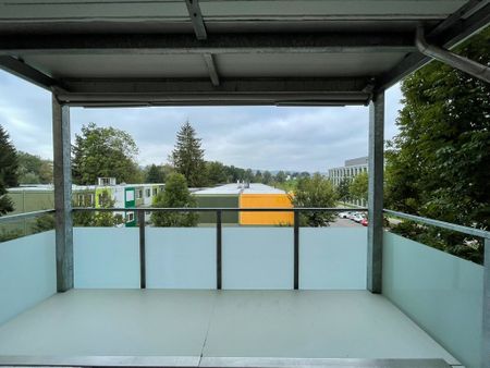 Zentral gelegene Wohnung mit grossem Balkon mit Aussicht - Photo 4