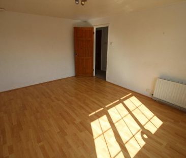 1A Strathearn Court, Holywood, BT18 9NP - Photo 1
