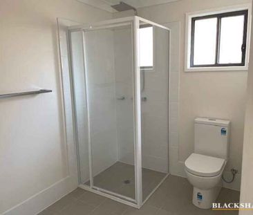 Charming Two Bedroom Home - Photo 5