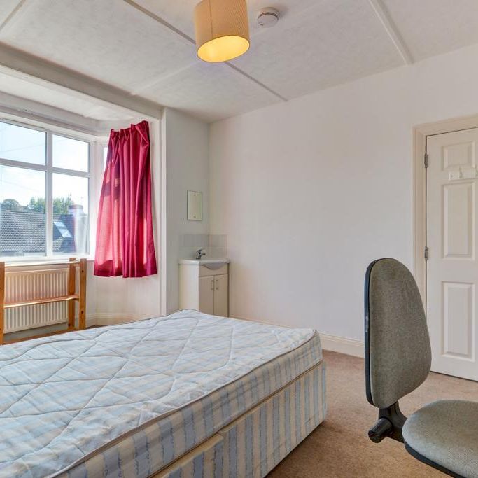6 bedroom house to rent - Photo 1