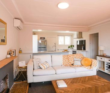 Beautifully private and renovated 2 bedroom - Photo 1