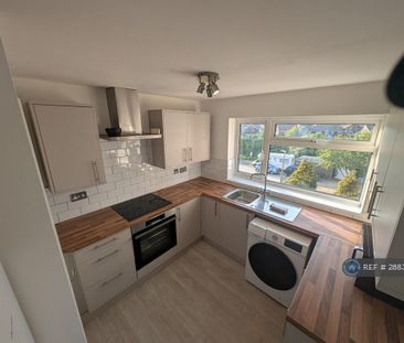 2 bedroom flat to rent - Photo 5