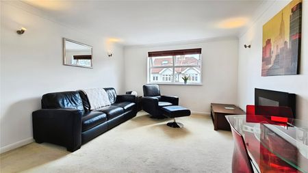 Alice House, Laleham Road, Staines, Middlesex, TW18 2GP - Photo 4