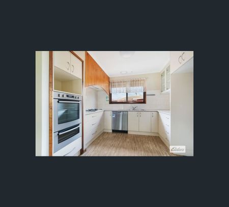 2 Sapphire Circuit, Wodonga, Vic 3690 - Photo 2