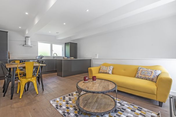 Elm Grove, Wimbledon, London, SW19 - Photo 1