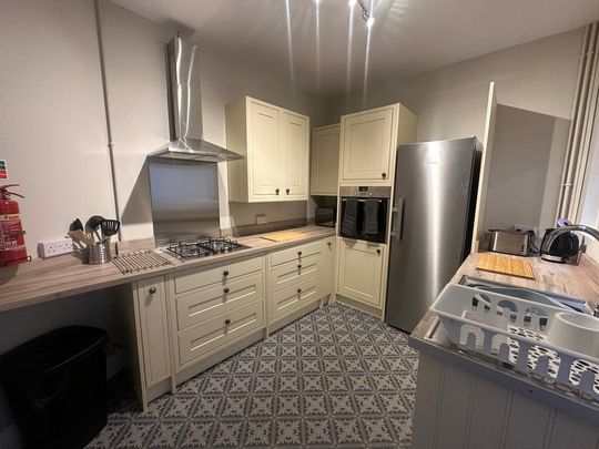 1 bedroom in a house share to rent - Photo 1
