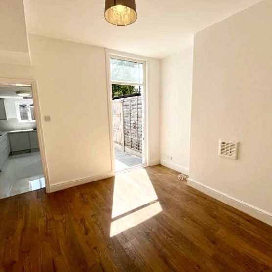 3 Bed Terraced House, Dundee Road, SE25 - Photo 1
