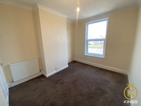 3 bedroom terraced house to rent - Photo 5