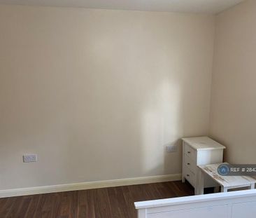 1 bedroom in a house share to rent - Photo 6