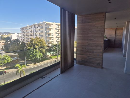 Apartamento T2 novo a estrear em condomínio com piscina - Photo 1