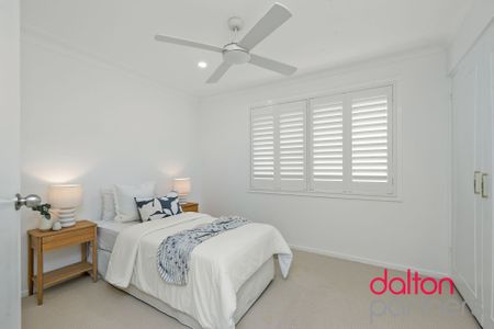 Three-bedroom Lakeside Retreat - Photo 3