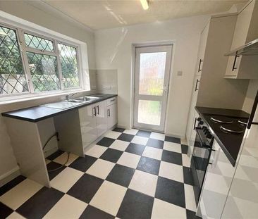 Devon Gardens, Rochford, Essex, SS4 - Photo 4