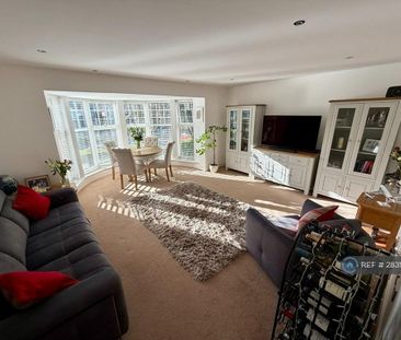 2 bedroom flat to rent - Photo 4